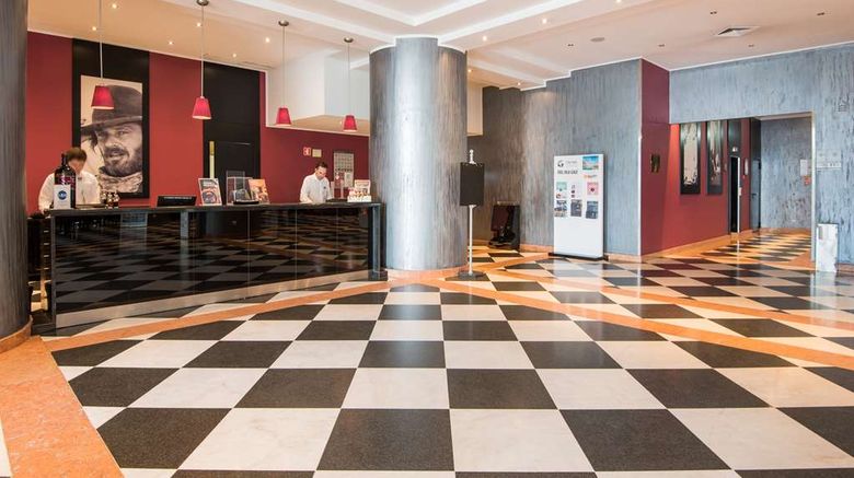<b>Vila Gale Porto Hotel Lobby</b>. Images powered by <a href="https://iceportal.shijigroup.com/" title="IcePortal" target="_blank">IcePortal</a>.