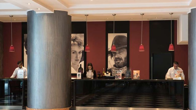 <b>Vila Gale Porto Hotel Lobby</b>. Images powered by <a href="https://iceportal.shijigroup.com/" title="IcePortal" target="_blank">IcePortal</a>.