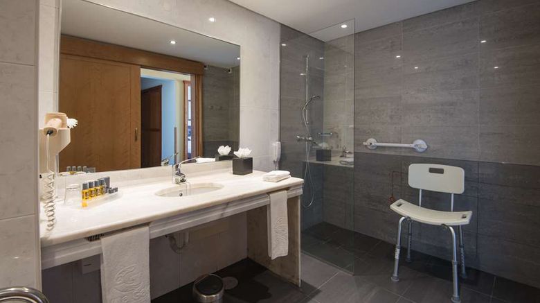 <b>Vila Gale Porto Hotel Room</b>. Images powered by <a href="https://iceportal.shijigroup.com/" title="IcePortal" target="_blank">IcePortal</a>.