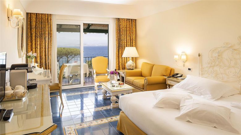 <b>Excelsior Belvedere Hotel & Spa Room</b>. Images powered by <a href="https://iceportal.shijigroup.com/" title="IcePortal" target="_blank">IcePortal</a>.