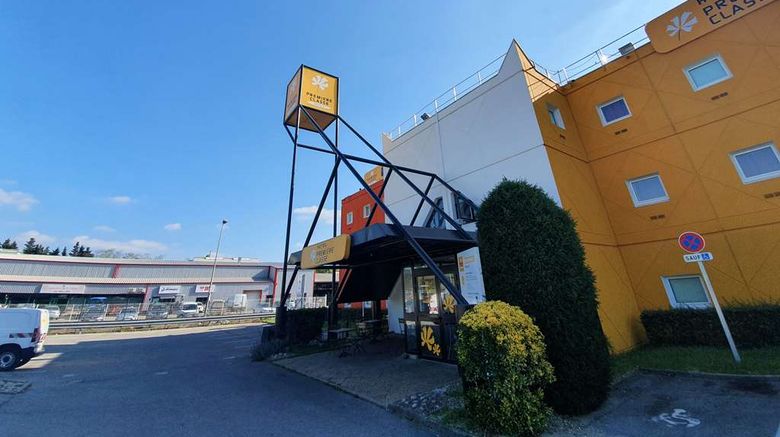 <b>Premiere Classe Valence Nord Exterior</b>. Images powered by <a href="https://iceportal.shijigroup.com/" title="IcePortal" target="_blank">IcePortal</a>.