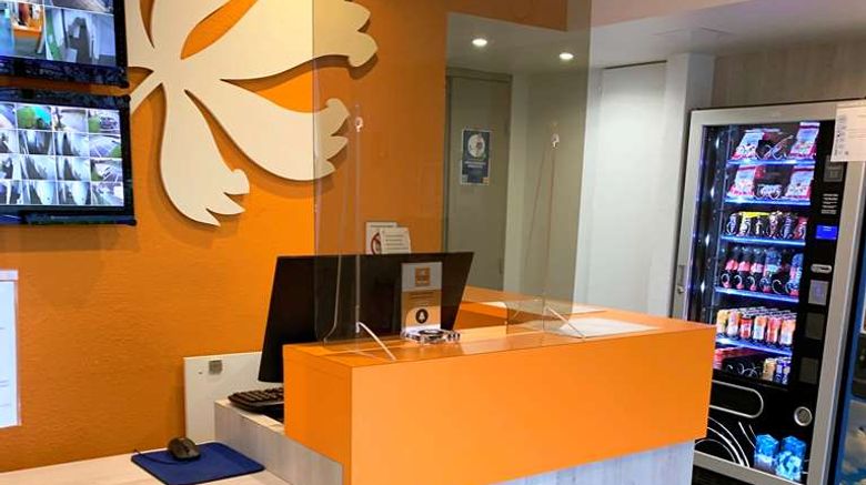 <b>Premiere Classe Paris Nord Sarcelles Lobby</b>. Images powered by <a href="https://iceportal.shijigroup.com/" title="IcePortal" target="_blank">IcePortal</a>.