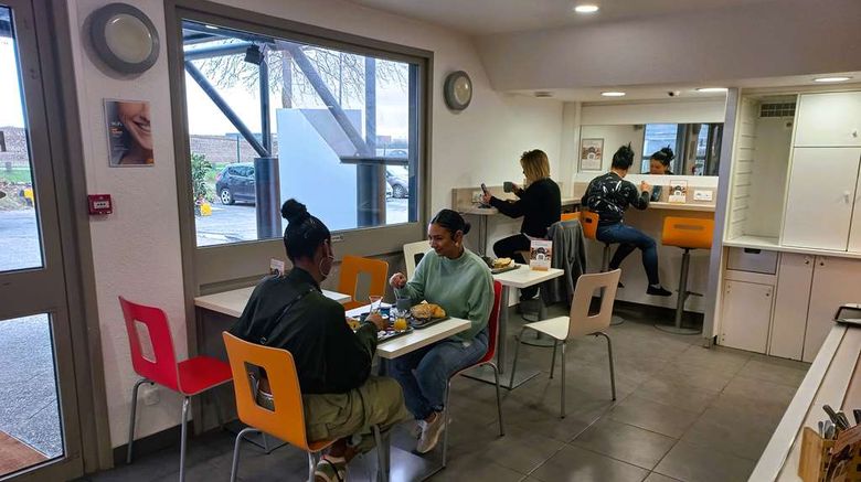 <b>HotelF1 Mennecy Restaurant</b>. Images powered by <a href="https://iceportal.shijigroup.com/" title="IcePortal" target="_blank">IcePortal</a>.