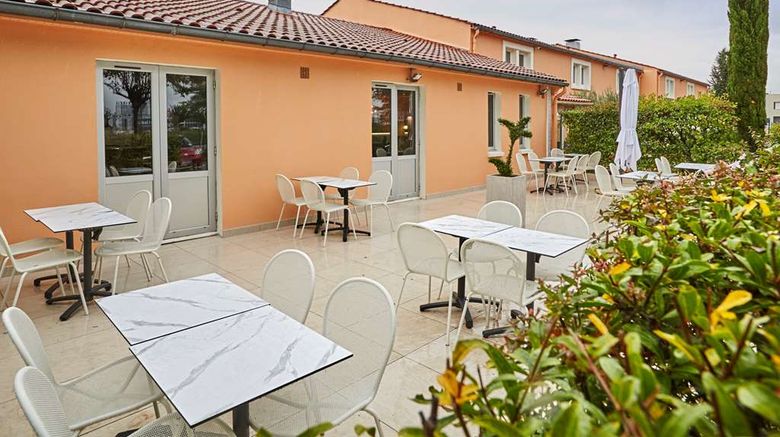 <b>Kyriad Hotel Lyon Bron Exterior</b>. Images powered by <a href="https://iceportal.shijigroup.com/" title="IcePortal" target="_blank">IcePortal</a>.