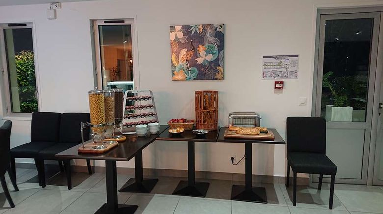 <b>Kyriad Hotel Lyon Bron Restaurant</b>. Images powered by <a href="https://iceportal.shijigroup.com/" title="IcePortal" target="_blank">IcePortal</a>.