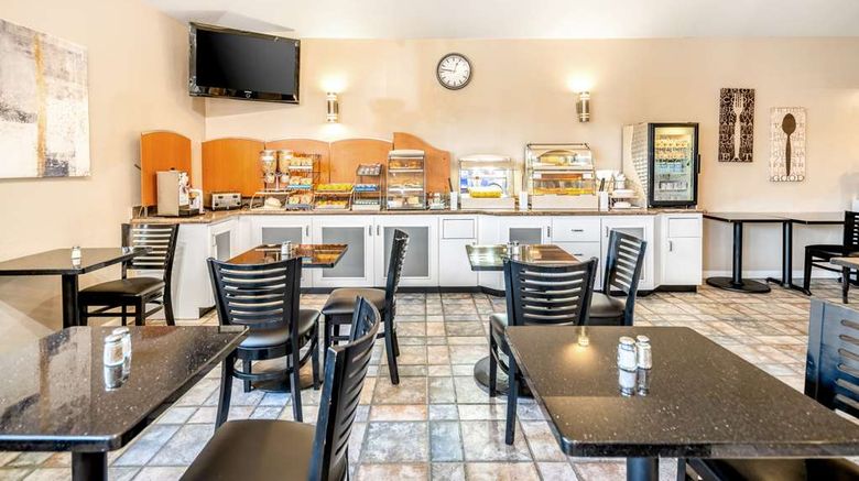 <b>SureStay Plus by BW San Jose Cntrl City Restaurant</b>. Images powered by <a href="https://iceportal.shijigroup.com/" title="IcePortal" target="_blank">IcePortal</a>.