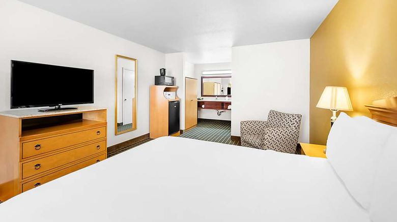 <b>SureStay Plus by BW San Jose Cntrl City Room</b>. Images powered by <a href="https://iceportal.shijigroup.com/" title="IcePortal" target="_blank">IcePortal</a>.