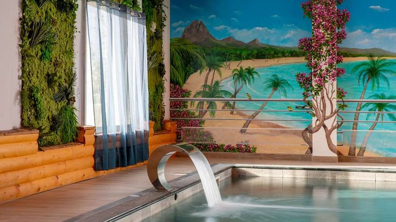 <b>Best Western Hotel SPA Pau Lescar Airpt Pool</b>. Images powered by <a href="https://iceportal.shijigroup.com/" title="IcePortal" target="_blank">IcePortal</a>.
