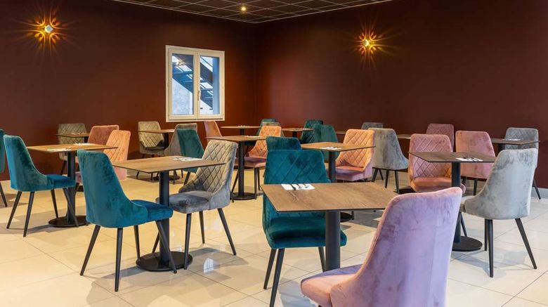 <b>Best Western Hotel SPA Pau Lescar Airpt Restaurant</b>. Images powered by <a href="https://iceportal.shijigroup.com/" title="IcePortal" target="_blank">IcePortal</a>.