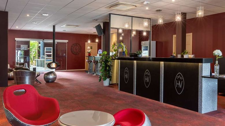 <b>Best Western Hotel SPA Pau Lescar Airpt Lobby</b>. Images powered by <a href="https://iceportal.shijigroup.com/" title="IcePortal" target="_blank">IcePortal</a>.