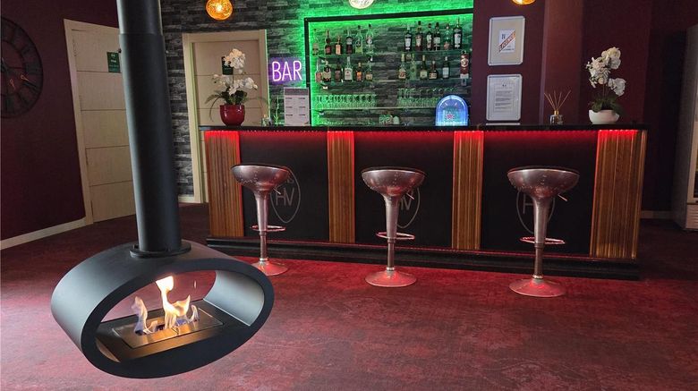 <b>Best Western Hotel SPA Pau Lescar Airpt Lobby</b>. Images powered by <a href="https://iceportal.shijigroup.com/" title="IcePortal" target="_blank">IcePortal</a>.