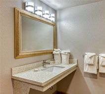 Amanzi Hotel, Ascend Hotel Collection Room