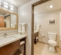 Amanzi Hotel, Ascend Hotel Collection Room