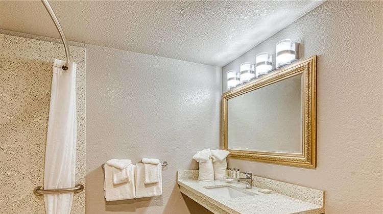 Amanzi Hotel, Ascend Hotel Collection Room