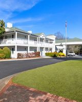 Quality Inn Near Historic Downtown Sq