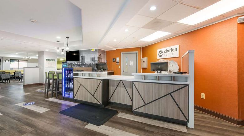 <b>Clarion Greensboro Airport Hotel Lobby</b>. Images powered by <a href="https://iceportal.shijigroup.com/" title="IcePortal" target="_blank">IcePortal</a>.