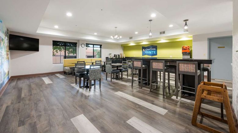 <b>Clarion Greensboro Airport Hotel Restaurant</b>. Images powered by <a href="https://iceportal.shijigroup.com/" title="IcePortal" target="_blank">IcePortal</a>.