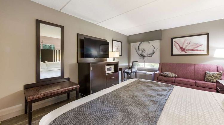 Clarion Greensboro Airport Hotel Room