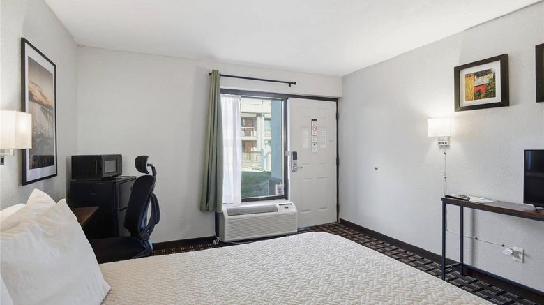 <b>Onley Inn Room</b>. Images powered by <a href="https://iceportal.shijigroup.com/" title="IcePortal" target="_blank">IcePortal</a>.