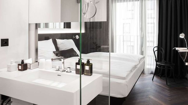 <b>Hotel Amano Grand Central Berlin Room</b>. Images powered by <a href="https://iceportal.shijigroup.com/" title="IcePortal" target="_blank">IcePortal</a>.