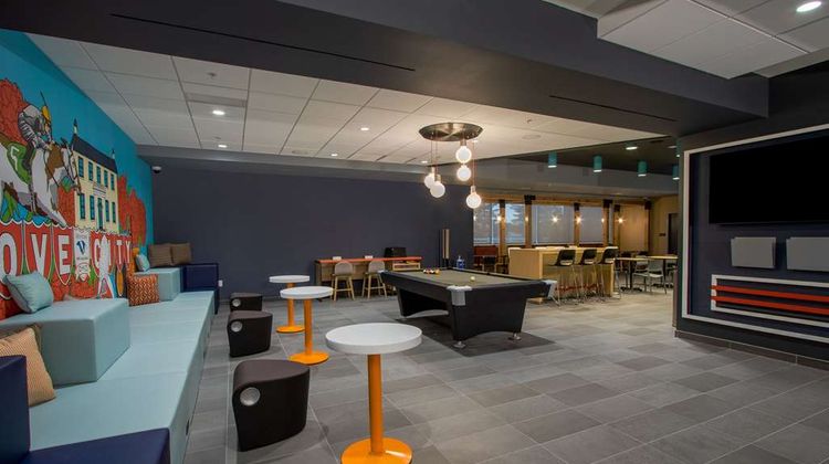 Tru by Hilton Grove City Columbus Lobby