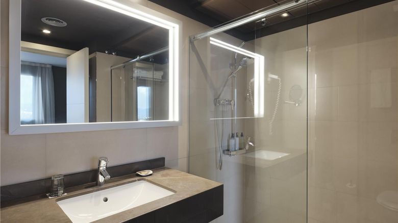 <b>QGAT Valles Room</b>. Images powered by <a href="https://iceportal.shijigroup.com/" title="IcePortal" target="_blank">IcePortal</a>.