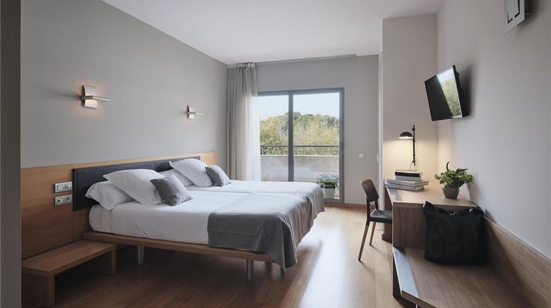 <b>QGAT Valles Room</b>. Images powered by <a href="https://iceportal.shijigroup.com/" title="IcePortal" target="_blank">IcePortal</a>.