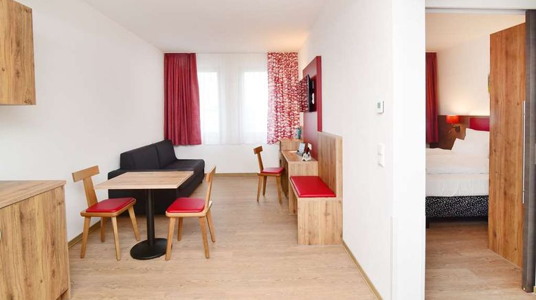 <b>Hotel Das Huerner Room</b>. Images powered by <a href="https://iceportal.shijigroup.com/" title="IcePortal" target="_blank">IcePortal</a>.