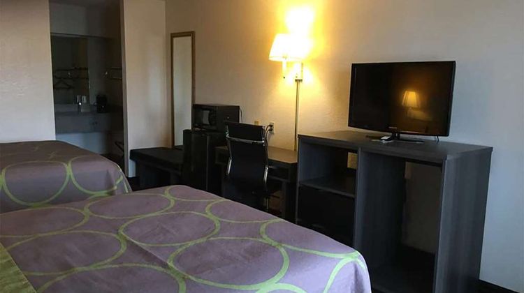 Super 8 by Wyndham Seguin Room
