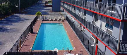 Travelodge by Wyndham Orlando Exterior