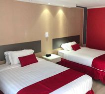 Travelodge by Wyndham Orlando Room