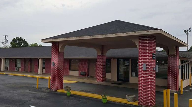 <b>Travelodge by Wyndham Jackson North Exterior</b>. Images powered by <a href="https://iceportal.shijigroup.com/" title="IcePortal" target="_blank">IcePortal</a>.