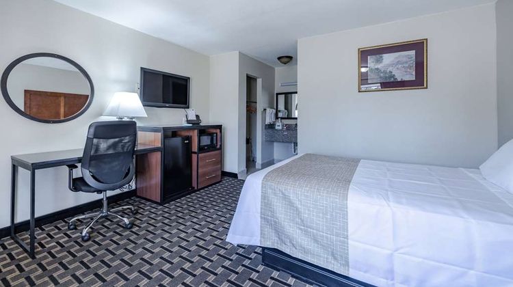 Travelodge by Wyndham Jackson North Room