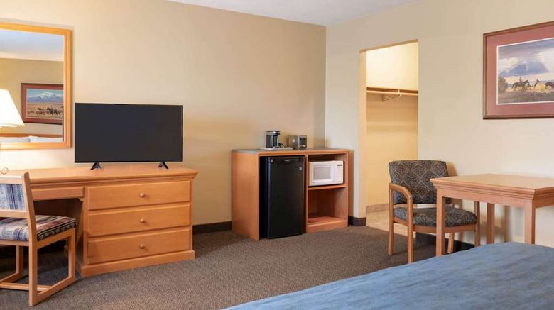 <b>Travelodge by Wyndham Edson Room</b>. Images powered by <a href="https://iceportal.shijigroup.com/" title="IcePortal" target="_blank">IcePortal</a>.