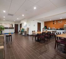 Ramada by Wyndham Effingham Lobby