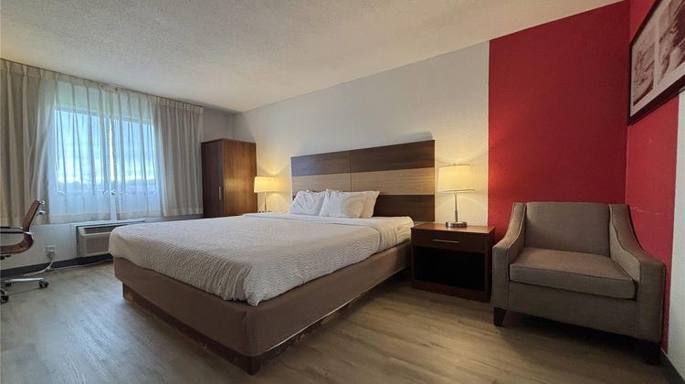 Ramada by Wyndham Effingham Room