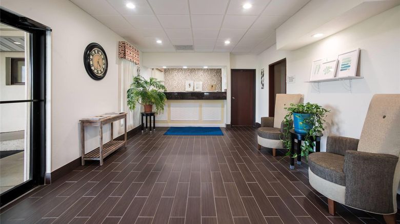 <b>Ramada by Wyndham Effingham Lobby</b>. Images powered by <a href="https://iceportal.shijigroup.com/" title="IcePortal" target="_blank">IcePortal</a>.