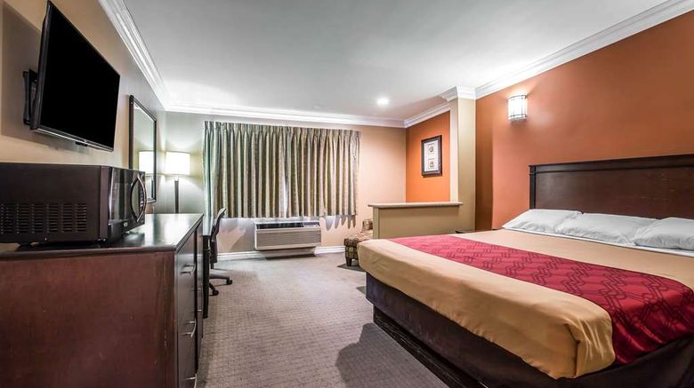 <b>Baymont by Wyndham Ontario Room</b>. Images powered by <a href="https://iceportal.shijigroup.com/" title="IcePortal" target="_blank">IcePortal</a>.