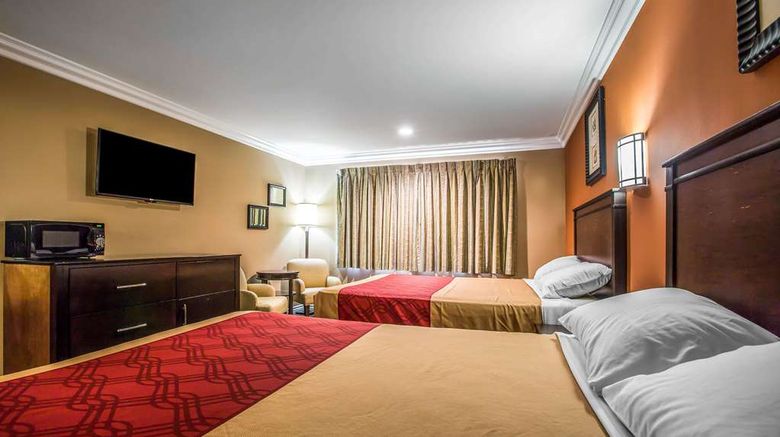 <b>Baymont by Wyndham Ontario Room</b>. Images powered by <a href="https://iceportal.shijigroup.com/" title="IcePortal" target="_blank">IcePortal</a>.