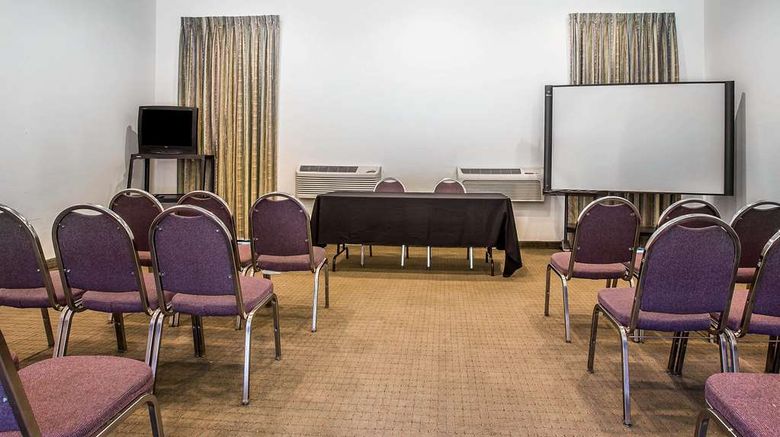<b>Baymont by Wyndham Ontario Meeting</b>. Images powered by <a href="https://iceportal.shijigroup.com/" title="IcePortal" target="_blank">IcePortal</a>.