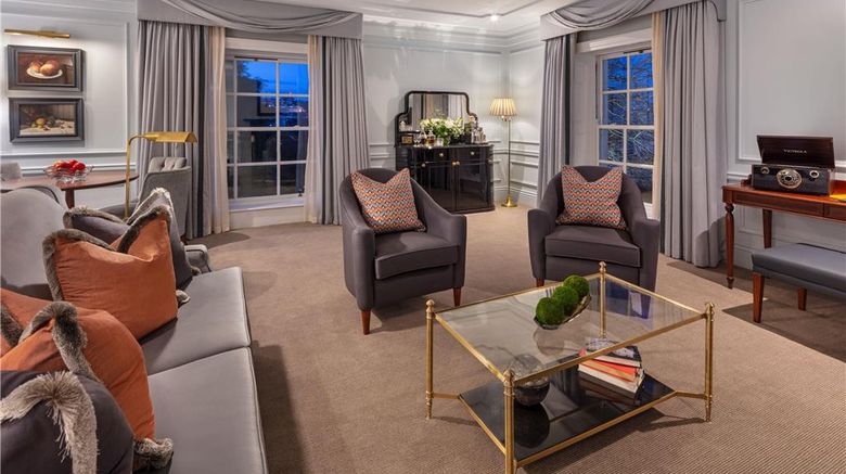 <b>Hayfield Manor Hotel Suite</b>. Images powered by <a href="https://iceportal.shijigroup.com/" title="IcePortal" target="_blank">IcePortal</a>.