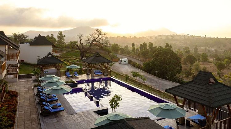 Radisson Resort Hatgad Saputara Pool