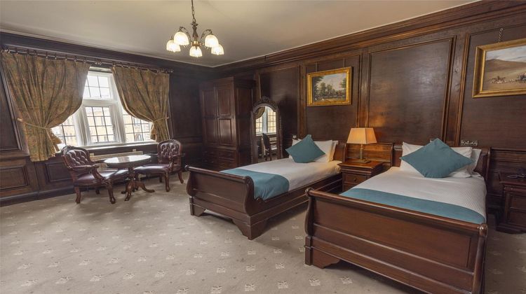 Castle Bromwich Hall Hotel, BW Signature Room