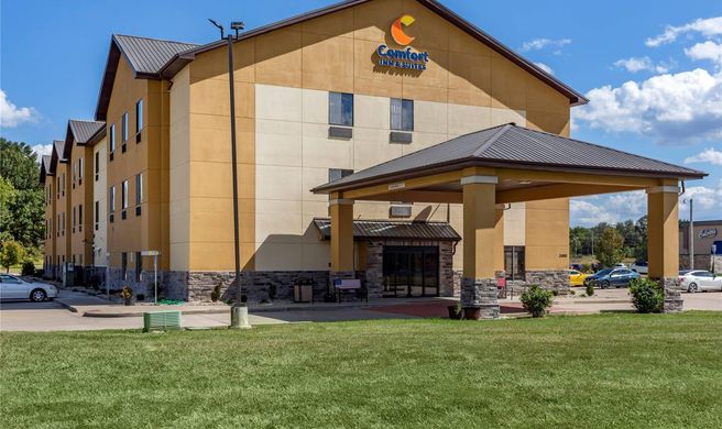 Comfort Inn & Suites Carbondale Exterior