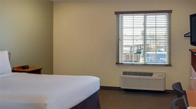 WoodSpring Suites Washington DC Andrews Room