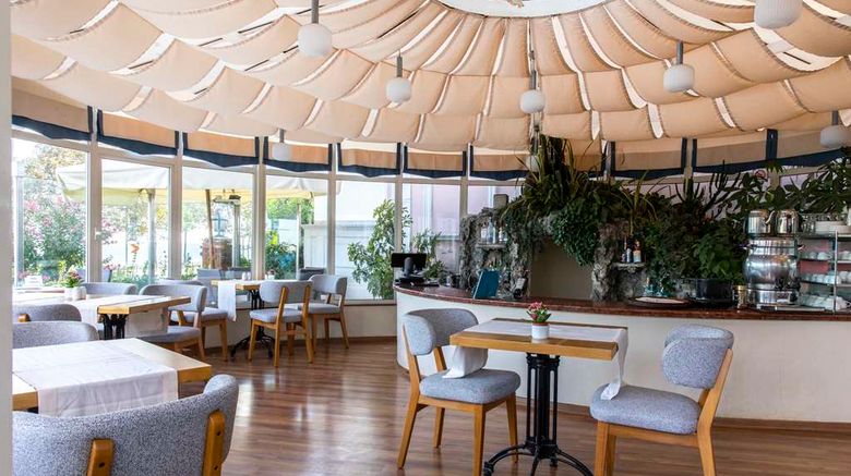 <b>Radisson Hotel Istanbul Sultanahmet Restaurant</b>. Images powered by <a href="https://iceportal.shijigroup.com/" title="IcePortal" target="_blank">IcePortal</a>.