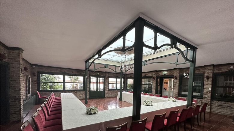<b>Radisson Hotel Istanbul Sultanahmet Meeting</b>. Images powered by <a href="https://iceportal.shijigroup.com/" title="IcePortal" target="_blank">IcePortal</a>.