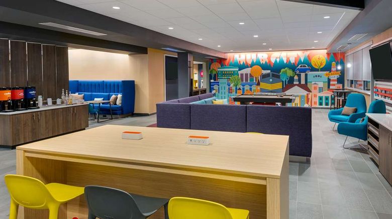 <b>Tru by Hilton Spartanburg Lobby</b>. Images powered by <a href="https://iceportal.shijigroup.com/" title="IcePortal" target="_blank">IcePortal</a>.