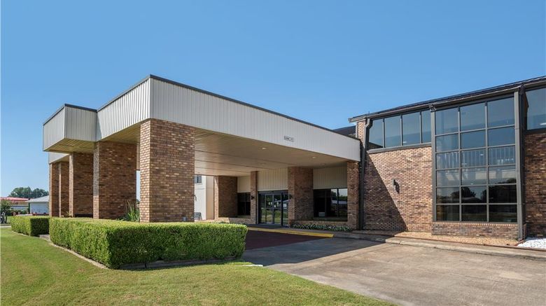 <b>SureStay Plus Hotel by BW Greenwood Exterior</b>. Images powered by <a href="https://iceportal.shijigroup.com/" title="IcePortal" target="_blank">IcePortal</a>.