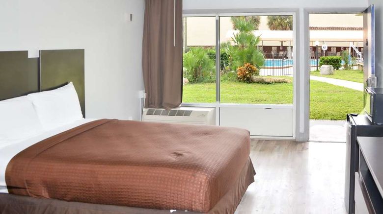 <b>Rodeway Inn Sun City Center Room</b>. Images powered by <a href="https://iceportal.shijigroup.com/" title="IcePortal" target="_blank">IcePortal</a>.